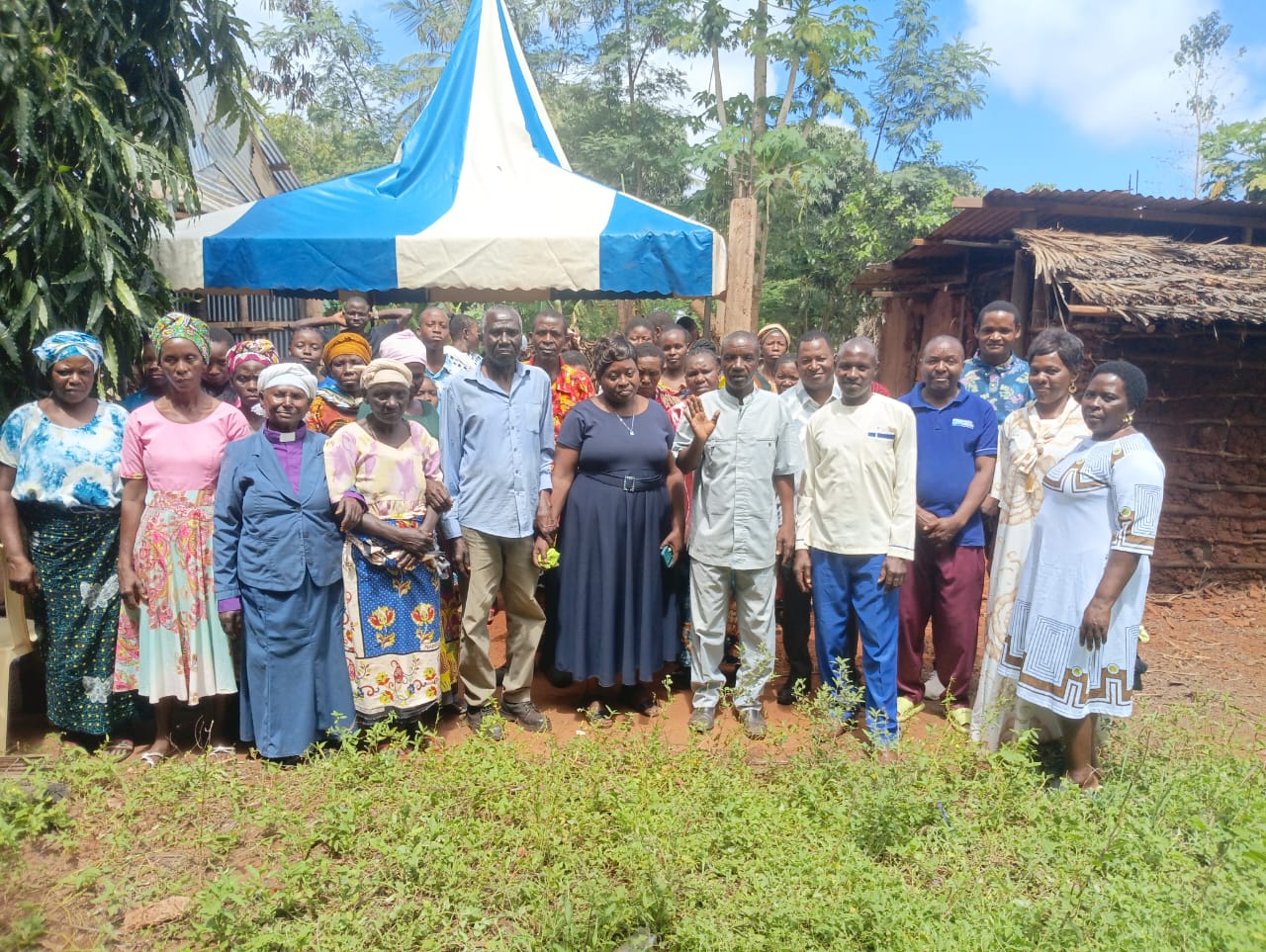 Mdzongoloni Church congregation